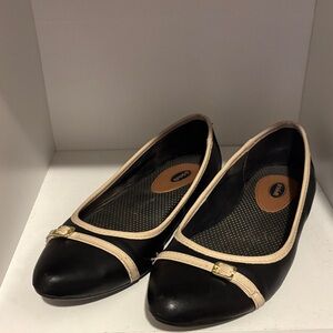 Dr. Scholl's Black and Cream Ballet Flats